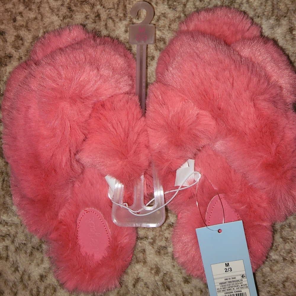 NWT Girls slippers
